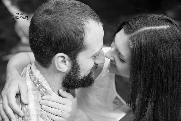black and white engagement photos
