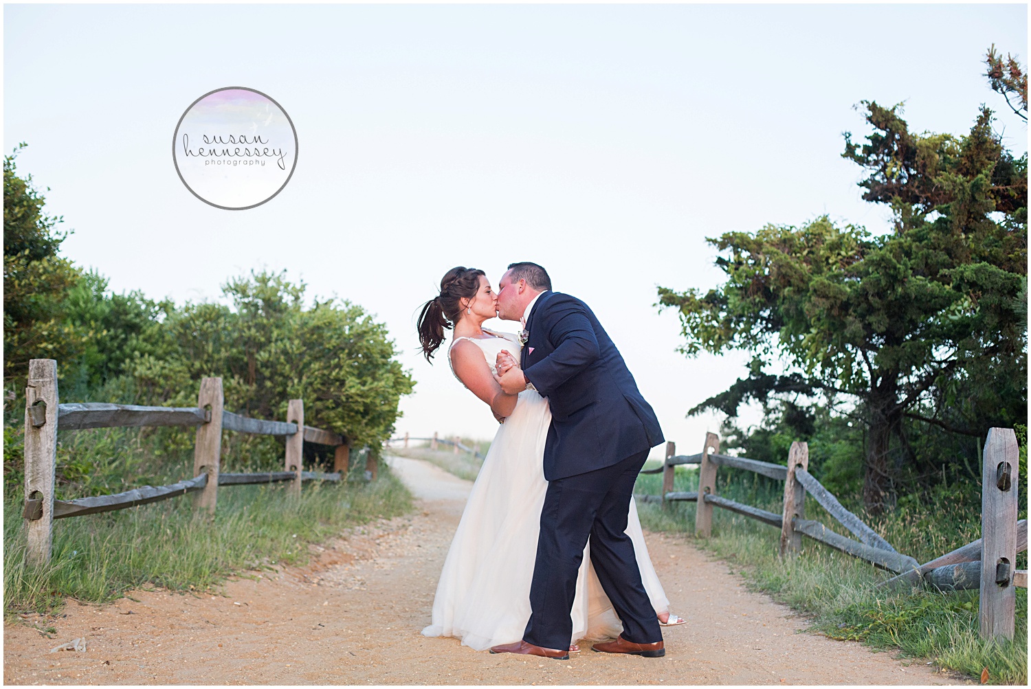 Icona Golden Inn Wedding - Photography by Susan Hennessey Photography