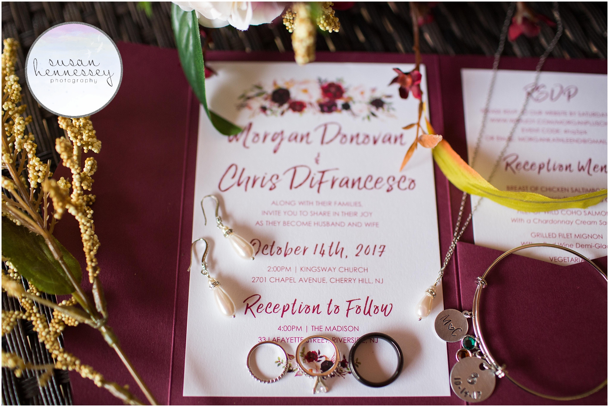jewelry on the wedding invitation 