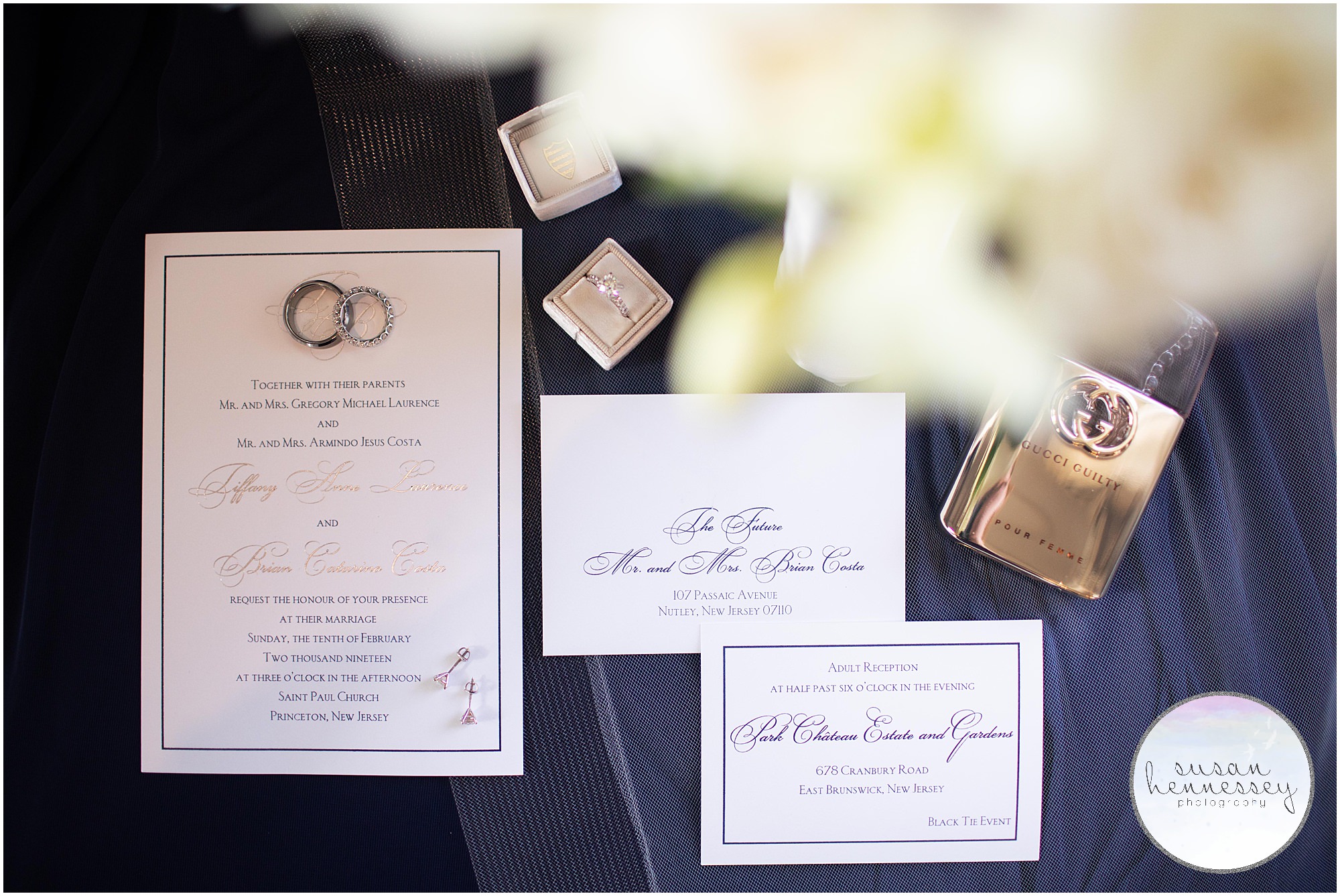 white and gold wedding invitations 