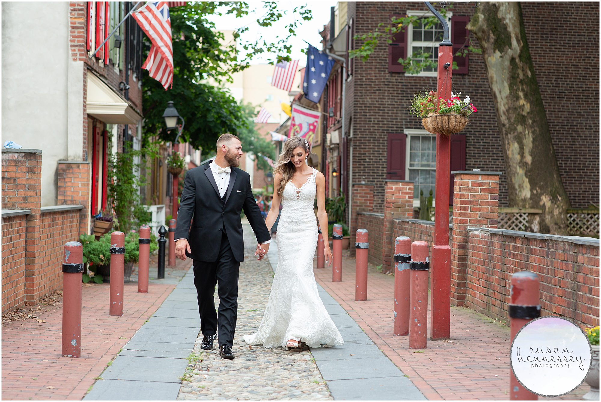 Philadelphia wedding with Bride and groom at Elfreth's Alley