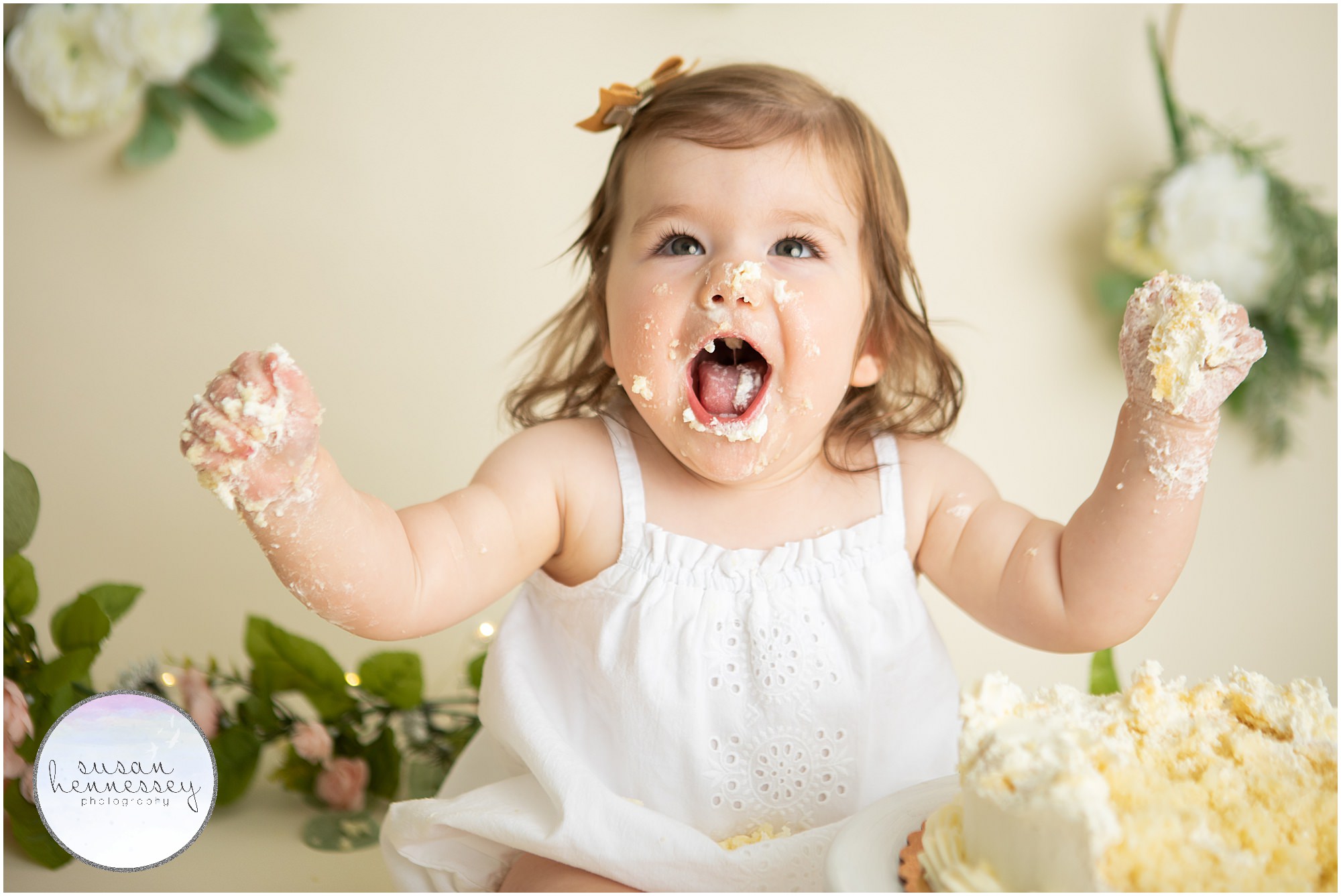 Cake smash session filled with greenery 