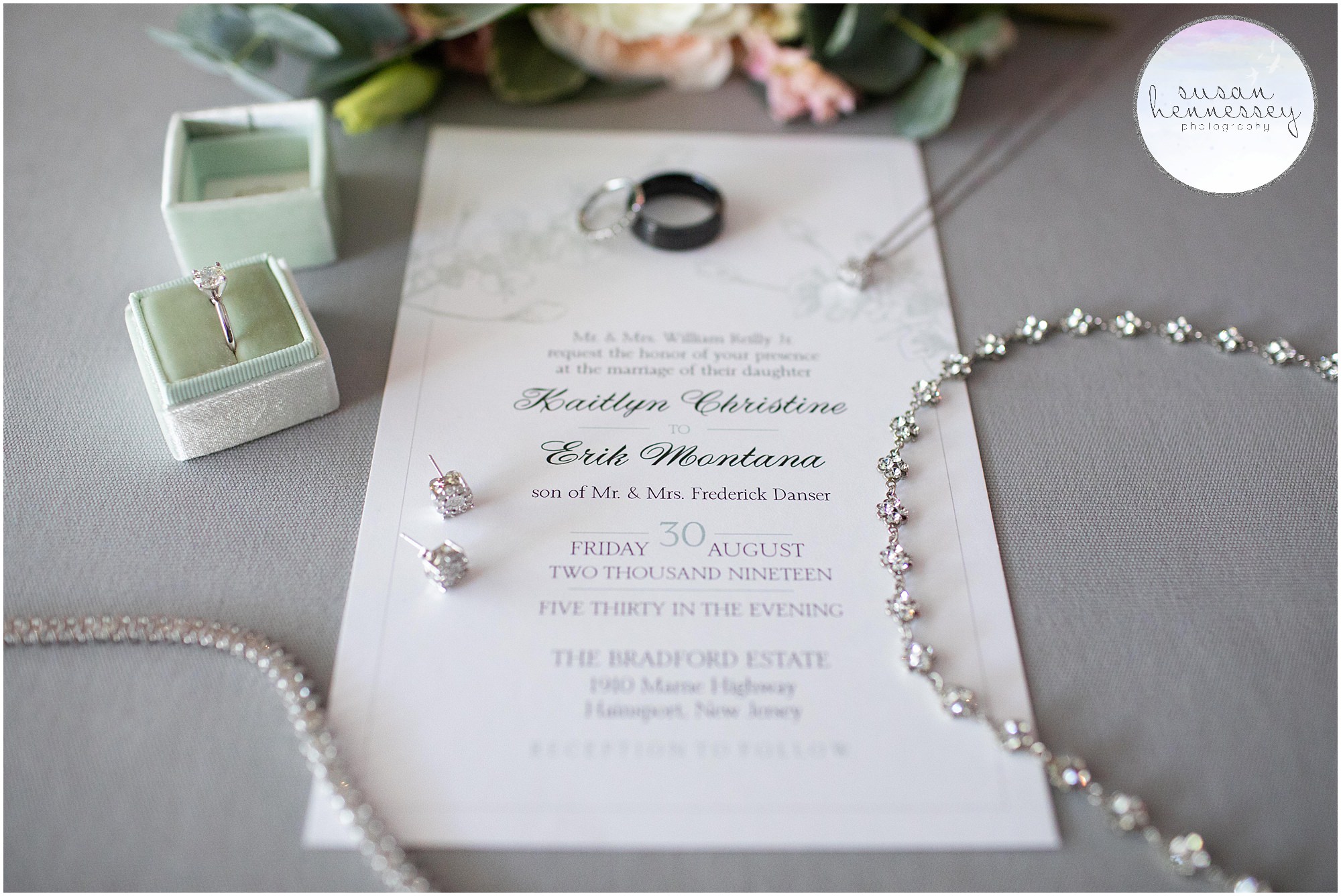 Wedding invitation, Mrs Box and bridal jewelry for Summer wedding