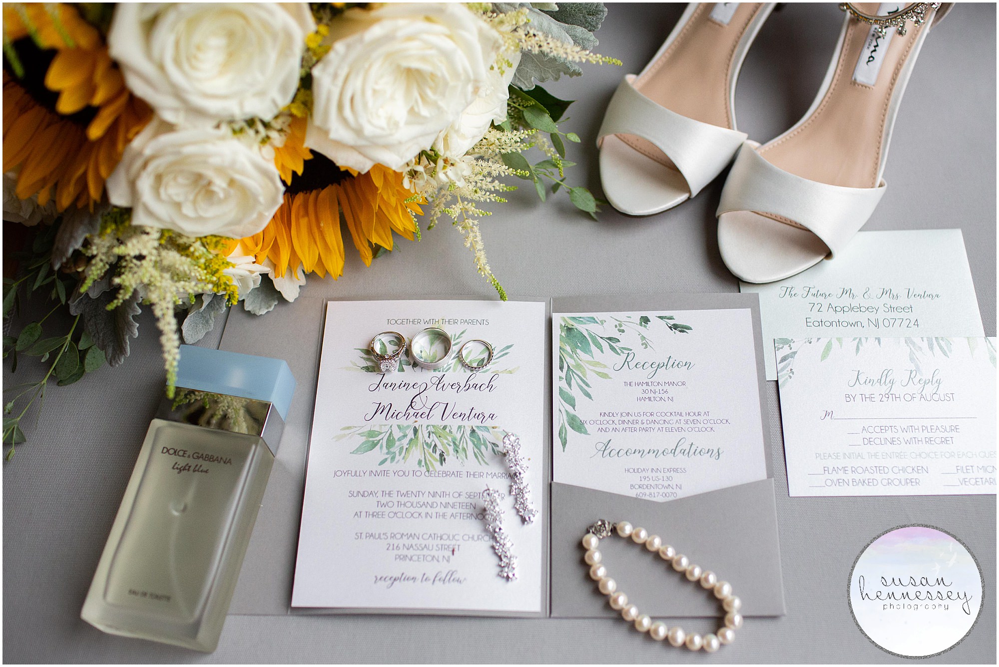 Wedding with a gray color palette