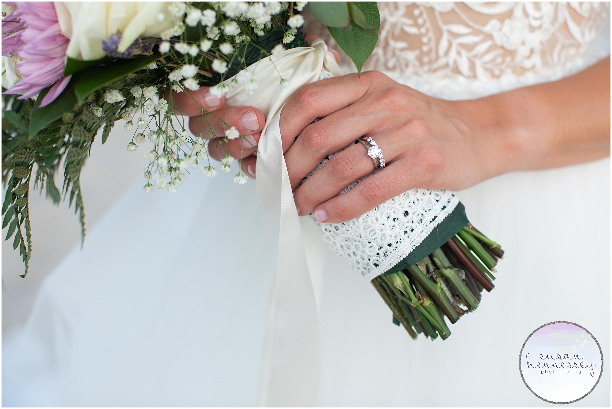 Close up of bride's weding ring and wedding band at microwedding