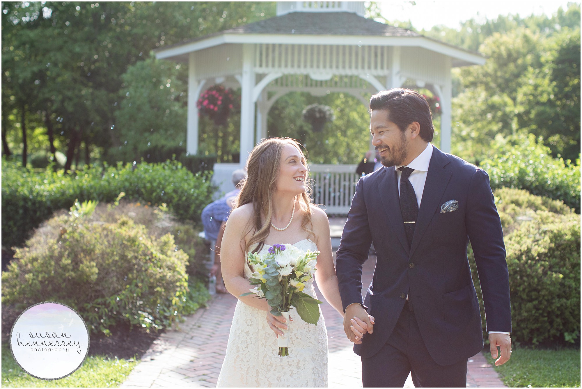 An intimate Summer wedding at Sayen Gardens