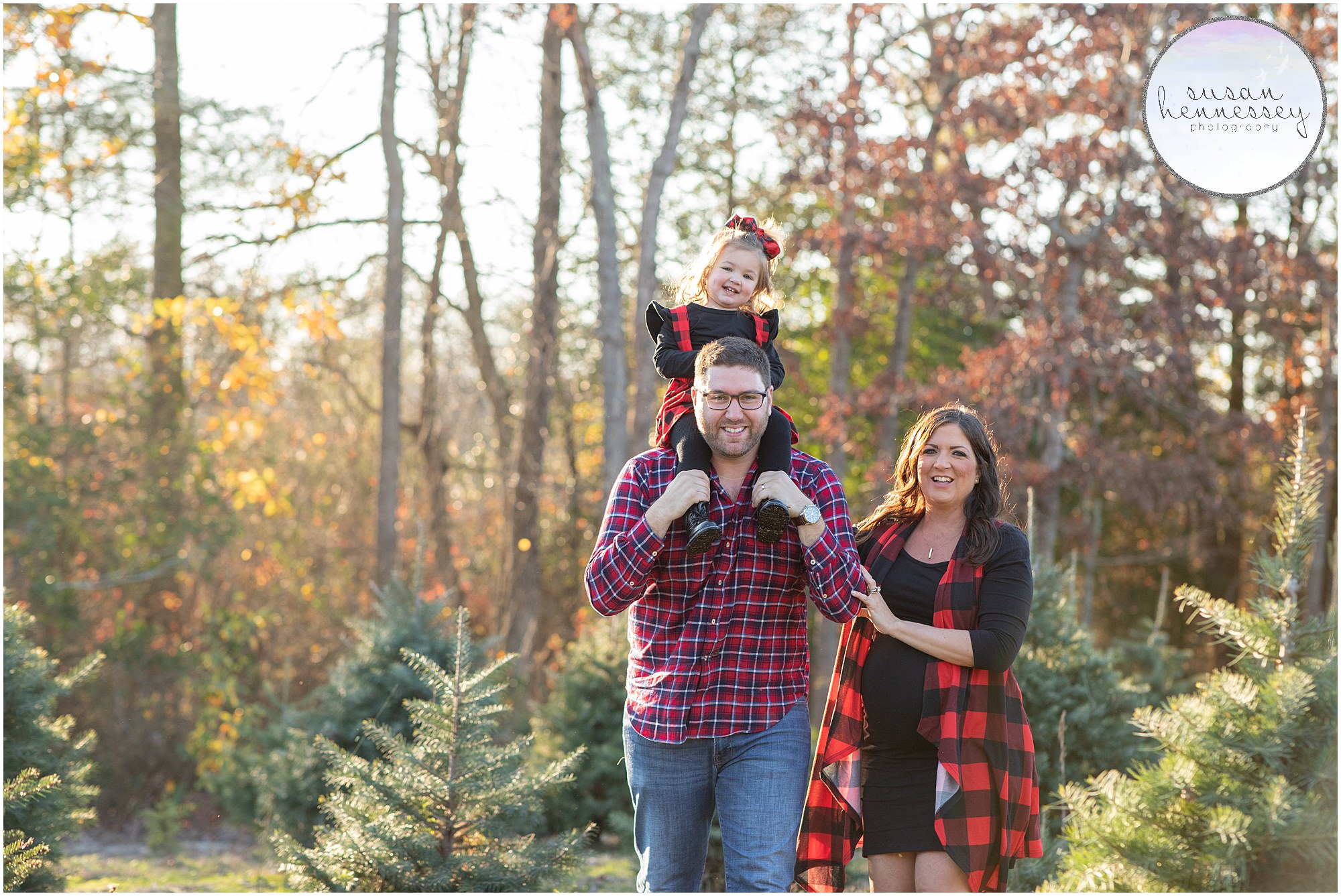 Susan Hennessey Photography, a photographer based in Moorestown, NJ photographs yearly South Jersey holiday family photo sessions at Christmas Tree Farms.