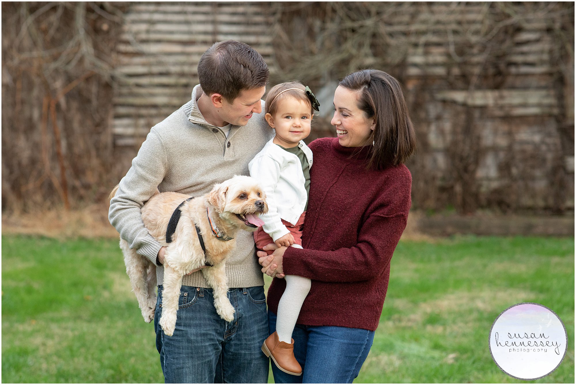 Susan Hennessey Photography, a photographer based in Moorestown, NJ photographs yearly South Jersey holiday family photo sessions in the Fall. 