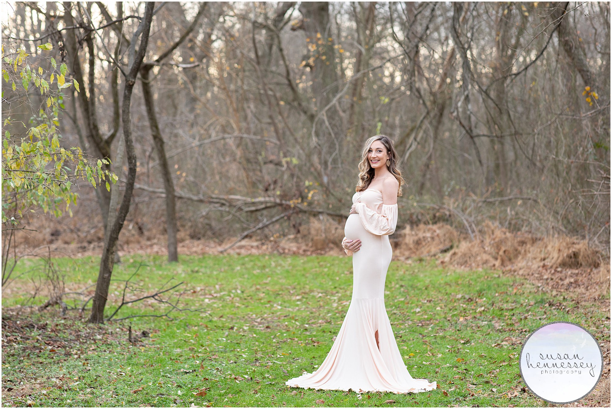 Susan Hennessey Photography is a Moorestown based photographer who offers a bump to baby collection for parents looking for a maternity and newborn session.