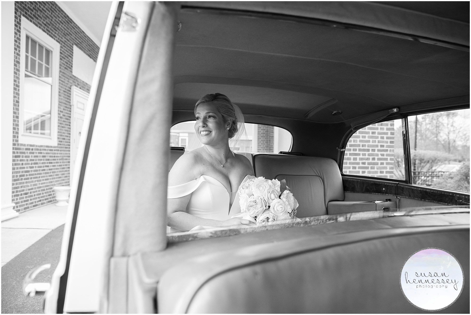 Planning a Micro Wedding? A vintage Rolls Royce is the perfect addition for photos.