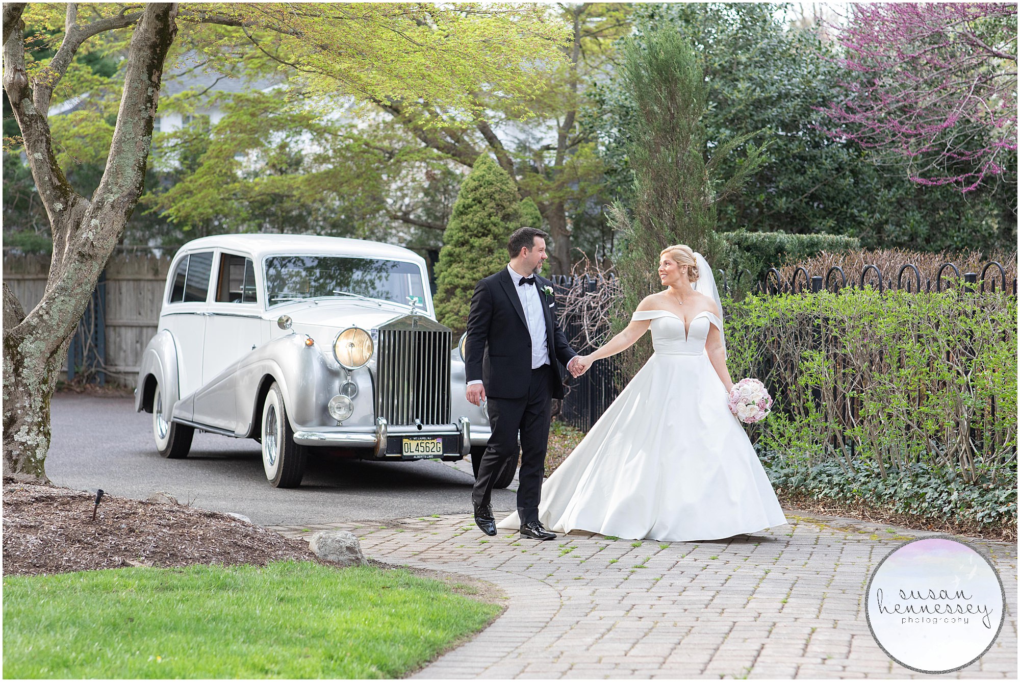 Planning a Micro Wedding? A vintage Rolls Royce is the perfect vehicle to rent!
