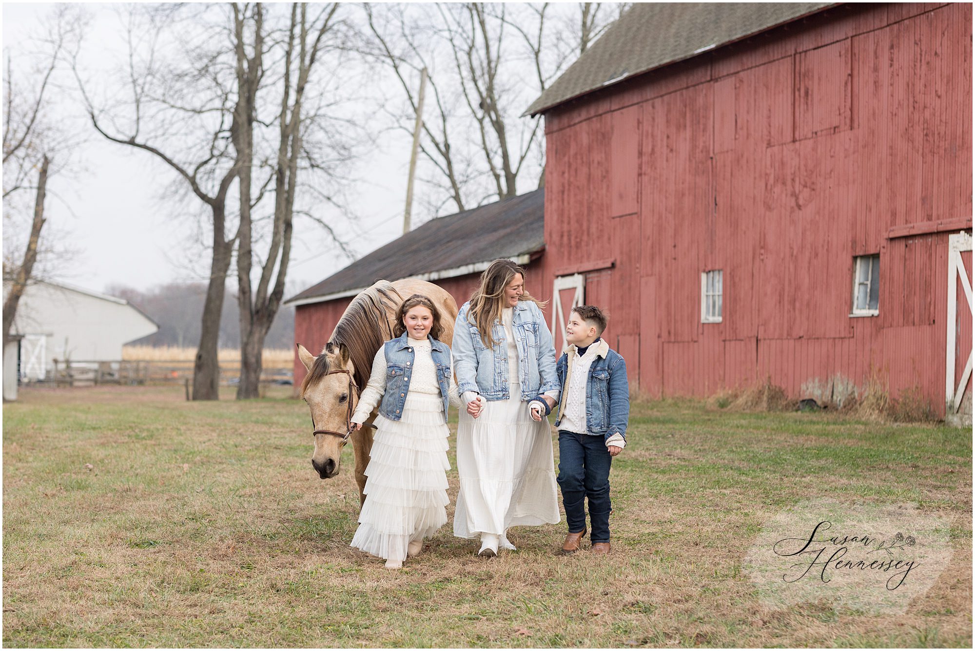 Family photographer in Moorestown NJ capturing candid fall family portraits