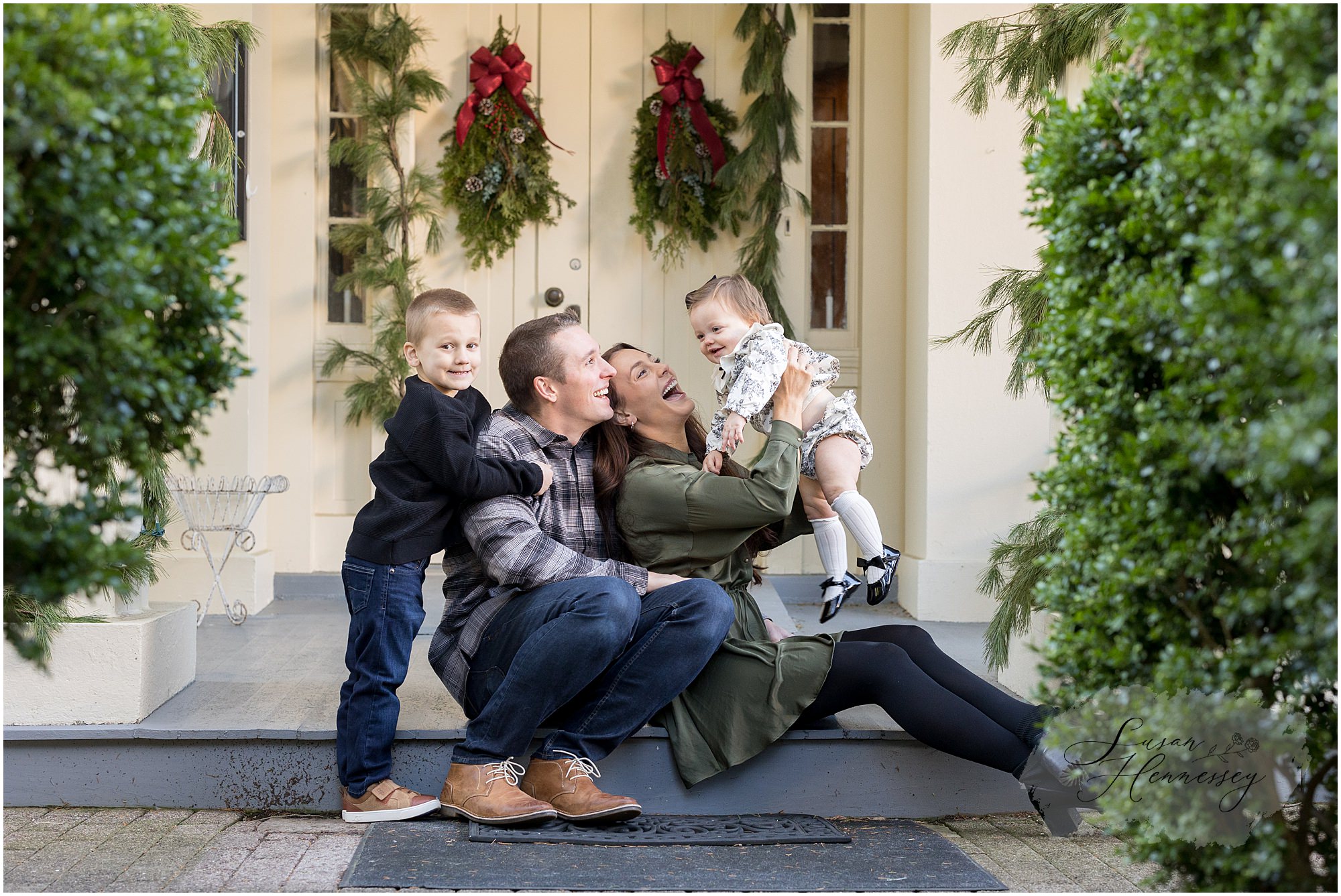 Outdoor fall family photos in South Jersey for holiday cards