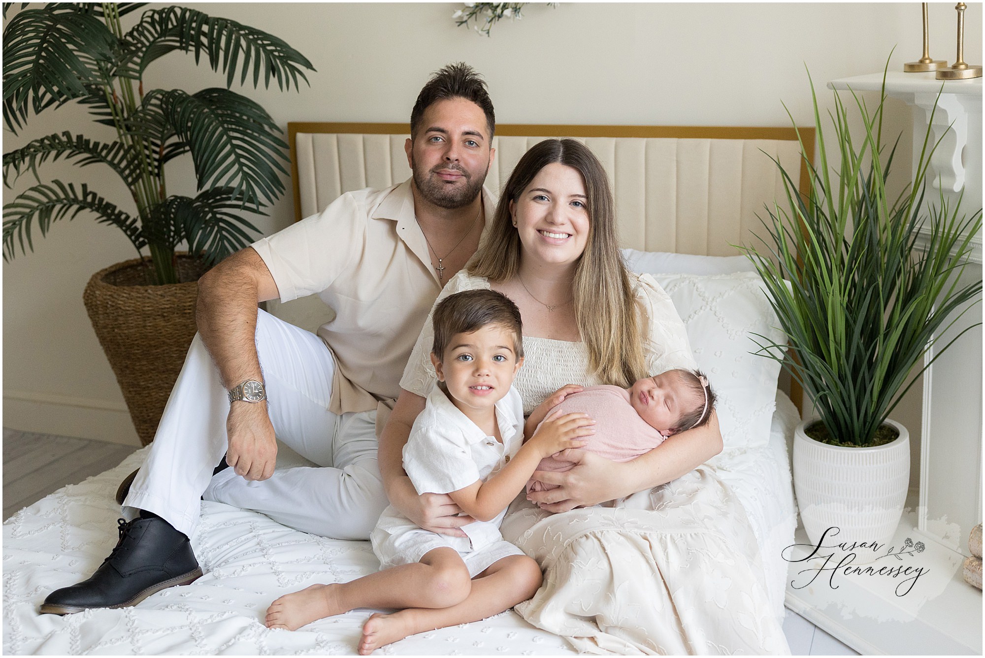 South Jersey newborn photography session with family and siblings