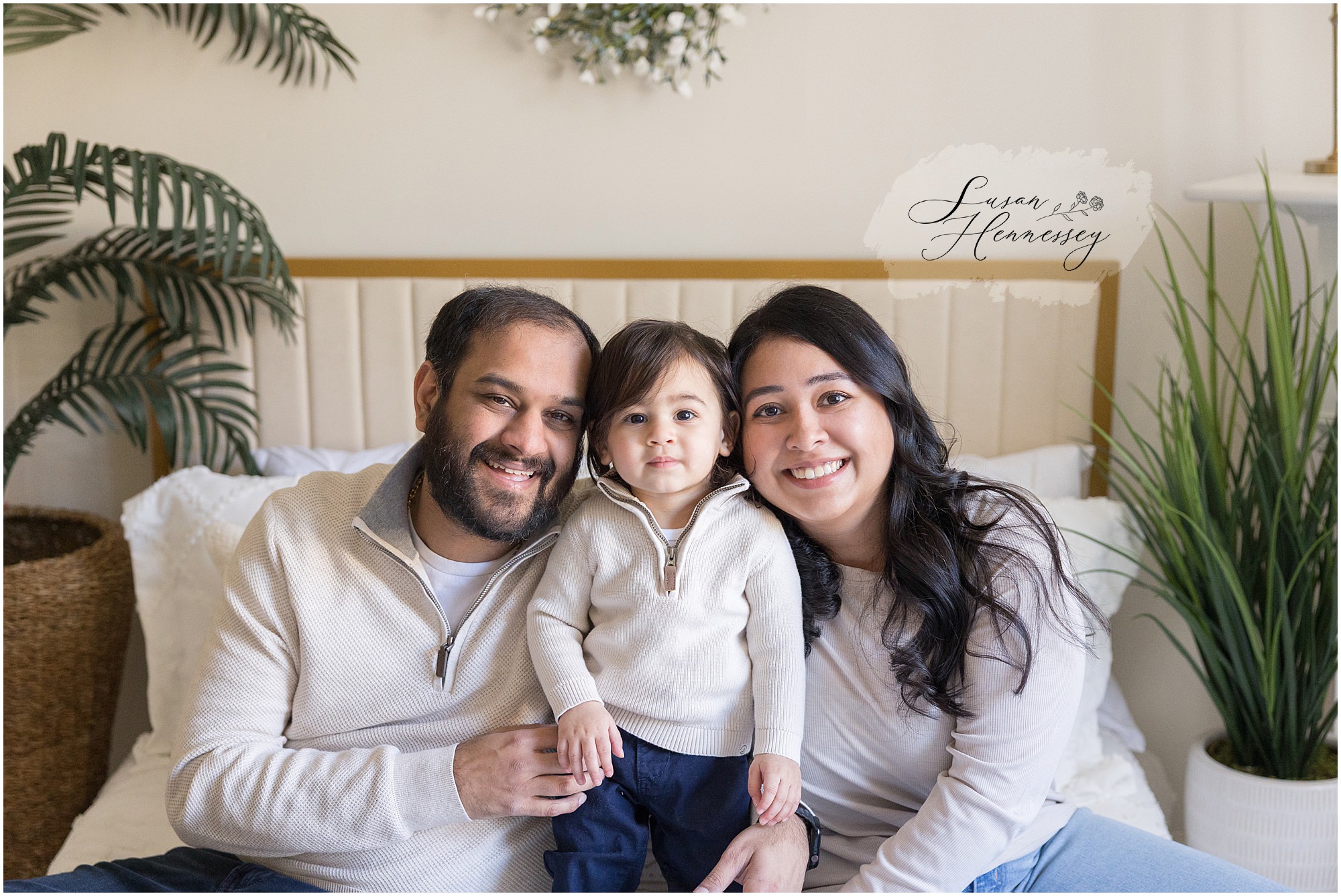 Family portrait during Shyam's neutral cake smash session