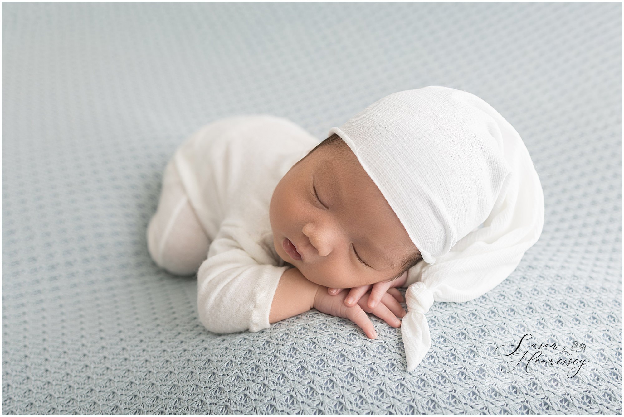 Moorestown NJ baby photographer capturing classic newborn portraits